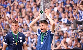 Begeisterung pur auf der Bielefelder Alm: Arminia ist Drittligameister. Max Großer feiert. - Oliver Krato