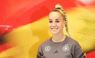 Rhetorisch versiert, diplomatisch, zugewandt: Giulia Gwinn erhält viel Lob in ihrer Rolle als Kapitänin. - Daniel Löb/dpa
