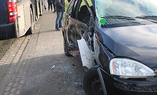 Der Opel wurde stark beschädigt. - Polizei Minden-Lübbecke