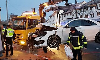 Mit einem Mercedes CLA, wie diesem, ergriff der Unbekannte die Flucht und baute ebenfalls einen Unfall. - Archivfoto: Christian Mathiesen