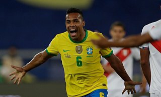 Alex Sandro steht als dritter Akteur auf der Verletztenliste der Brasilianer. - Silvia Izquierdo/AP/dpa