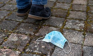 Wann kommt wohl der Tag, an dem wir uns wieder ohne medizinische Masken durch die Bielefelder Innenstadt bewegen können? - Symbolbild: Pixabay