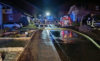 Großeinsatz: 83 Feuerwehrleute sind in Manrode vor Ort. - Manuela Puls