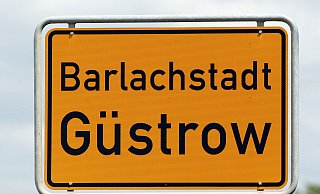 Die Polizei sucht nach einem Jungen aus Güstrow. (Symbolbild) - picture alliance / ZB