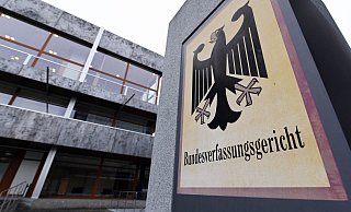 Das Bundesverfassungsgericht in Karlsruhe. Die Opposition will die Wahlrechtsreform vom höchsten deutschen Gericht kippen lassen. - Foto: Uli Deck/dpa