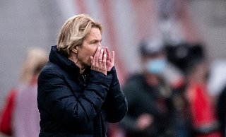 Sieht einen großen Favoritenkreis für die Frauenfußball-EM 2022: Bundestrainerin Martina Voss-Tecklenburg. - Foto: Fabian Strauch/dpa