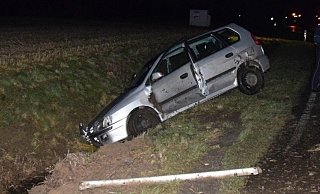 Der Wagen war quer über die Fahrbahn geschleudert und im Straßengraben gelandet. - Polizei Herford