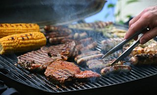 Die Fußball-EM hat nicht für einen neuen Boom beim Grillen sorgen können. - Karl-Josef Hildenbrand/dpa/dpa-tmn