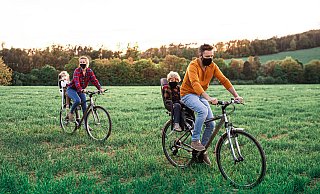 Aufgesattelt: Fahrradfahren erfreuet sich derzeit sehr großer Beliebtheit. Aber nicht nur, um sich vor Corona zu schützen, diesen Grund gaben lediglich sechs Prozent der Befragten an.  - Halfpoint, iStock