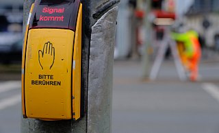 Repariert: Die Ampel an der wohl verkehrsreichsten Kreuzung der Kurstadt funktioniert seit Donnerstagmittag 13 Uhr wieder. - Ulf Hanke