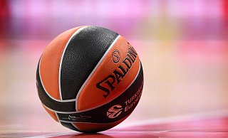 2006 hatte sich die BBL mit Blick auf die Fußball-WM noch angepasst und den Spielplan entsprechend nach vorne geschoben. - Tobias Hase/dpa