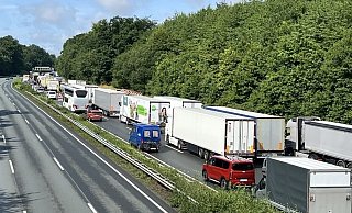 Nach mehreren Unfällen staut es sich auf der A2 in Richtung Dortmund. - Thomas Lieske
