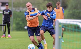 Mika Baur (r.) stand in dieser Saison noch nicht in der Startelf des SCP. Dies liegt an starken Konkurrenten wie Sven Michel (l.). - Oliver Krato