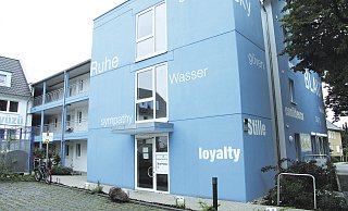 Leuchtturm-Projekt im Quartier: Wohnanlage für ältere Migranten und ihre Familien nach dem Bielefelder Modell an der Rostocker Straße im Bezirk Kammerich. Von den 1.852 Menschen über 60 Jahre haben 528 einen Migrationshintergrund. - Susanne Lahr