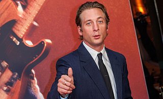 Jeremy Allen White stellte in Berlin den neuen Film über Bruce Springsteen vor. - Andreas Gora/dpa