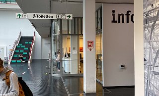 Auf zwei Toiletten in der Uni-Halle sollen gleich zweimal Türspione entdeckt worden sein. - © Andreas Zobe