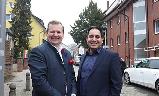 Bei der Vorstellung: CDU-Stadtverbandsvorsitzender Florian Dowe (l.) mit dem Bürgermeisterkandidaten Borzoo Afshar. - Dirk Windmöller