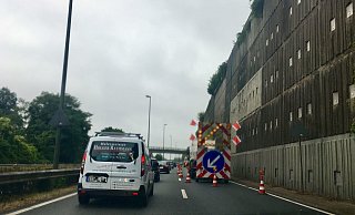 Arbeiten an den Stützwänden des Ostwestfalendamms sorgen für Stau in Richtung Brackwede. - Jens Reichenbach