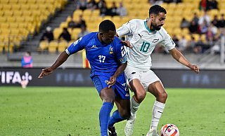 Neuseelands Sarpreet Singh (r) darf mit seinem Team von der WM-Teilnahme träumen. - Marty Melville/PHOTOSPORT/dpa