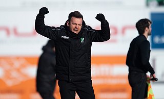 Dieses Bild wird man vermissen: Enrico Maaßen als jubelnder Trainer des SV Rödinghausen. - Noah Wedel