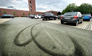 Bei einem Tuningtreffen in Bad Oeynhausen brannten die Reifen durch. - Symbolfoto: Andreas Frücht