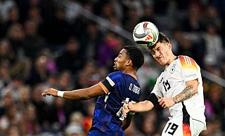 Angelo Stiller (r.) empfahl sich für weitere Einsätze im DFB-Trikot. - Tom Weller/dpa