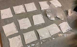 Die bei einer Verkehrskontrolle sichergestellten Drogen waren in mehreren Plastiktüten verpackt. - Polizei Minden-Lübbecke