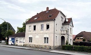 In diesem Wohnhaus für rumänische Leiharbeiter soll sich die Messerattacke zugetragen haben. - Burkhard Hoeltzenbein