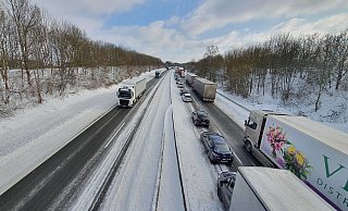 Der Mindener verbrachte die ganze Nacht auf der A 30 - im Gepäck hatte er lediglich eine kleine Flasche Wasser. - NW