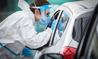Bereits im Herbst gab es an der Feldstraße ein städtisches Drive-in für die aufwändigeren PCR-Tests. - Sarah Jonek