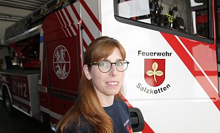 Sabrina Keuper ist mit zwölf Jahren in die Jugendfeuerwehr eingetreten. Die heute 35-jährige Salzkottenerin ist Brandoberinspektorin und Leiterin der Jugendfeuerwehr. - Uwe Müller