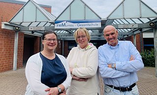 „Die Leidtragenden sind die Kinder“, sagen Anja Rischmüller (Schulpflegschaftsvorsitzende, v. l.), Konrektorin Bettina Lienenlüke und Frank Ziegler, Leiter der Friedrich Wilhelm Murnau-Gesamtschule. - Ivonne Michel