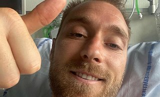 Hat gewaltiges Glück gehabt: Der dänische Nationalspieler Christian Eriksen sendete am Dienstag via Instagram eine Nachricht aus dem Krankenhaus. Er fühle sich „okay". - DANISH FOOTBALL ASSOCIATION