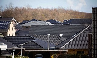 Ein Streit unter Eigentümern um den Bau eines Swimmingpools beschäftigt nun den Bundesgerichtshof (BGH). - Christian Charisius/dpa