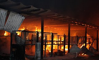 Im Inneren des Stalls loderten die Flammen. - Polizei Minden-Lübbecke