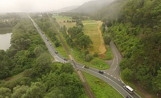 Ortsumgehung: Am Bahnübergang Godelheimer See soll der Neubau der Bundesstraße 64 beginnen. - Jens Reddeker