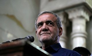 Massud Peseschkian versprach im Wahlkampf Veränderung. Viele Iranerinnen und Iran zweifeln, dass der von ihm ausgehen kann. (Archivbild) - Vahid Salemi/AP