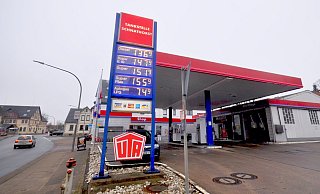 Zwei bewaffnete Männer überfielen die Tankstelle in Schnathorst. - Hans-Günther Meyer