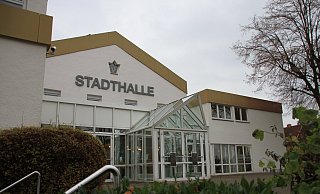 Die Stadthalle in Brakel ist zentral im Kreis Höxter gelegen, verfügt über die entsprechend gute Verkehrsanbindung und hat ausreichend Parkplätze. - David Schellenberg
