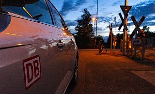 An den Bahnübergängen der Strecke Paderborn-Bielefeld gab es am Montag Probleme mit den Schrankenanlagen - (Symbolbild) Pixabay