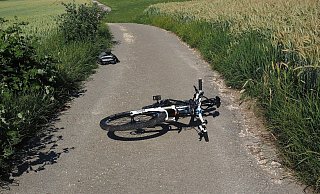 Unfälle mit Fahrerflucht häufen sich. Radfahrer trifft es besonders schlimm. (Symbolbild). - Pixabay