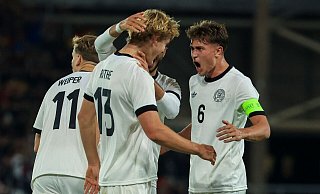 Nach der Pause hatte die deutsche Mannschaft kurz Grund zum Jubeln. - Jan Woitas/dpa