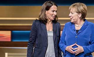 Positionierte sich deutlich: Angela Merkel (r.) war zu Gast bei Anne Will. - dpa