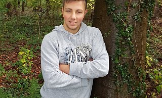 Denny Klassen ist gerne in der Natur unterwegs und möchte sich in seiner politischen Arbeit für den Klimaschutz vor Ort stark machen. - Erika Klassen