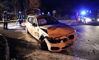Die Wucht des Aufpralls der Fahrzeuge beim Unfall auf der Bundesstraße 239 bei Höxter war heftig. - Simone Flörke
