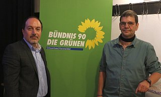 Juan Carlos Palmier (l.) setzt sich mit neun zu drei Stimmen bei einer Enthaltung gegen Mitbewerber Stephan Rieping durch. - Burkhard Hoeltzenbein
