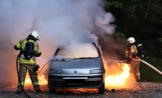 Die Polizei sucht nach mutmaßlichen Brandstiftern, die offenbar politisch motiviert waren. - Pixabay