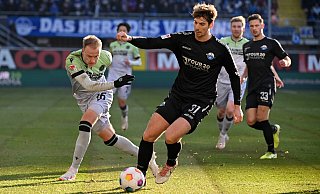 SCP-Akteur Maximilian Rohr, der hier gegen den Hannoveraner Havard Nielsen den Ball behauptet, feierte am Sonntag ein gelungenes Startelf-Comeback. - Imago Images