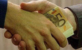 Der Betrüger wollte sich 50-Euro-Scheine wechseln lassen (Symbolfoto).  - Pixabay