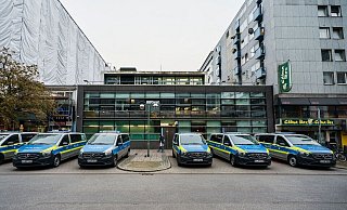 In Frankfurt am Main wird gegen 17 Polizisten ermittelt - unter anderem wegen des Verdachts der Körperverletzung im Amt. - Andreas Arnold/dpa